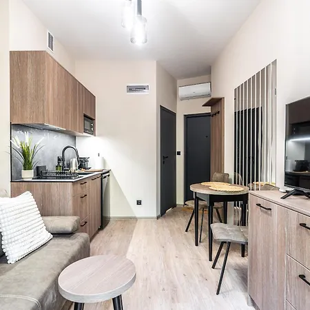 Rentplanet - Przy Centrum Kongresowym דירה